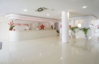 Photo 2 - Coral Star Apartments