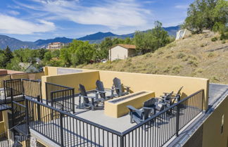 Photo 1 - Downtown Skyline Rooftop Patio Modern Townhome