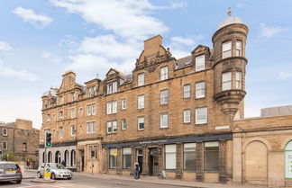 Photo 1 - Silver Lining Charming Meadowbank Flat