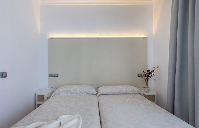 Apartamentos Senabre Palais - Foto 11