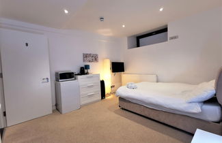 Photo 1 - Spacious Double Room with en-suite - 2b