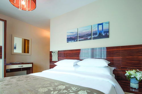 Photo 10 - Blueway Hotel Residence