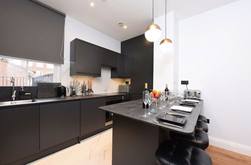 Photo 24 - Stylish & Spacious Deluxe Apartments near Victoria Station