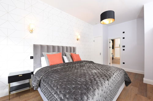 Foto 7 - Stylish & Spacious Deluxe Apartments near Victoria Station