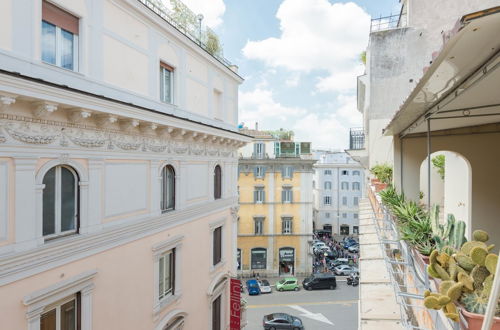 Photo 35 - RSH Trevi Fountain Luxury Apartment