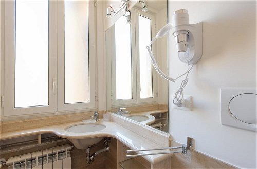 Foto 43 - RSH Trevi Fountain Luxury Apartment