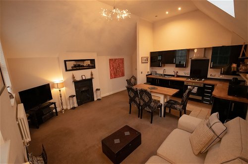 Photo 7 - Modern 2nd Floor, 1 bed Apartment in the Heart of