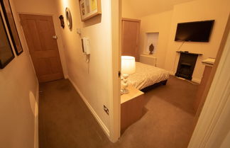 Photo 3 - Modern 2nd Floor, 1 bed Apartment in the Heart of