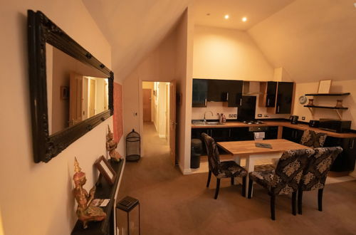 Photo 5 - Modern 2nd Floor, 1 bed Apartment in the Heart of