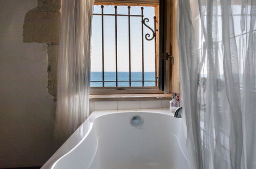 Photo 13 - Charming seafront room - Wonderful Italy