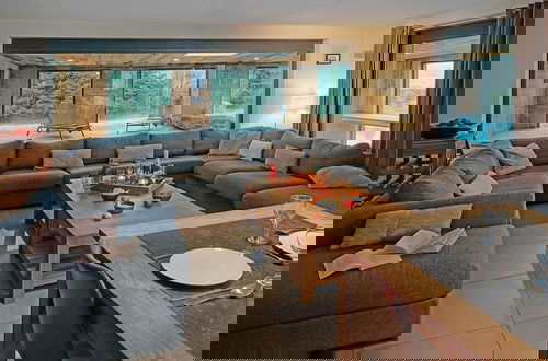 Foto 12 - A Stylish Villa in a Green Setting, With a Fully Equipped Wellness Center