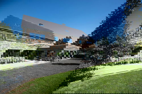 Foto 31 - A Stylish Villa in a Green Setting, With a Fully Equipped Wellness Center
