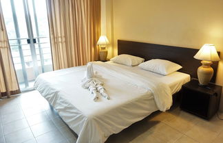 Photo 3 - Chaofa West Suites