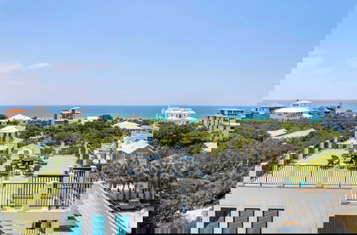 Foto 4 - All Decked Out Seagrove by Avantstay Priv Pool+hot Tub, Ocean Views!