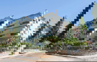 Photo 1 - Luxe 3 Bd Penthouse 5 Min from Drosia
