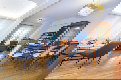 Photo 31 - Luxe 3 Bd Penthouse 5 Min from Drosia