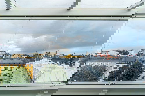 Foto 14 - CentralStudio with Rooftop Terrace
