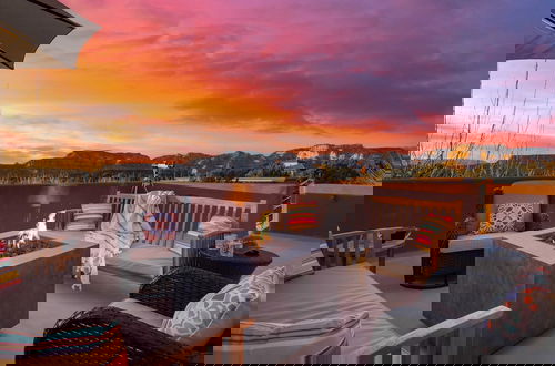Photo 20 - Mystic Sunset by Avantstay Thunder Mountain View + Pool, Driving Range, Casita