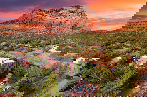 Foto 1 - Mystic Sunset by Avantstay Thunder Mountain View + Pool, Driving Range, Casita