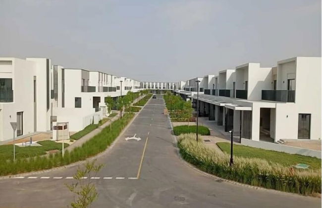 Spacious 3BHK Townhouse-Emaar South Golf - Foto 12