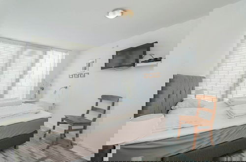 Foto 3 - Beachside Apartment at Foot of Dunes