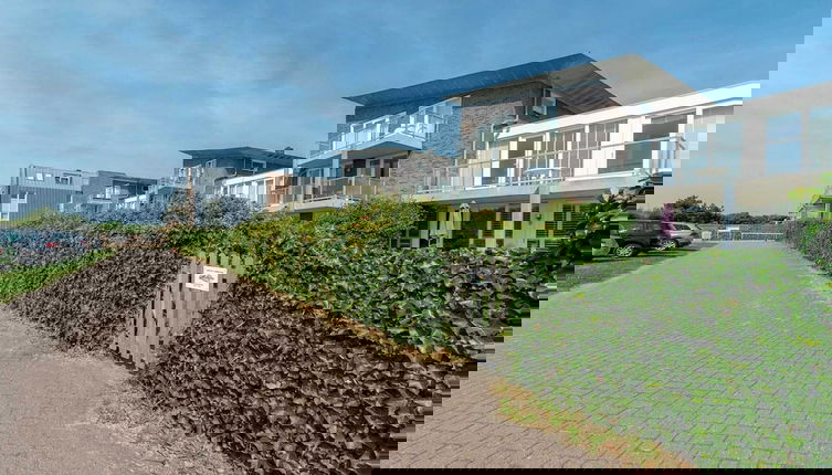 Foto 1 - Beachside Apartment at Foot of Dunes