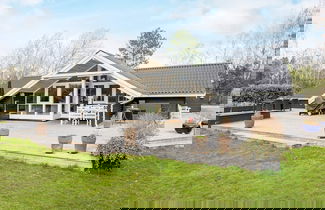 Foto 1 - 10 Person Holiday Home in Stege