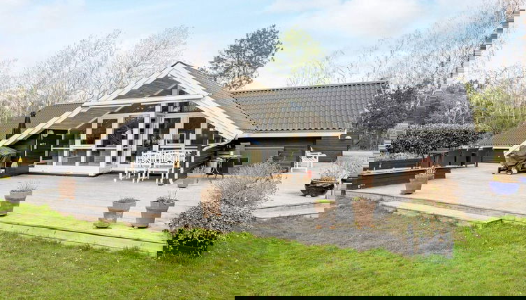 Foto 1 - 10 Person Holiday Home in Stege