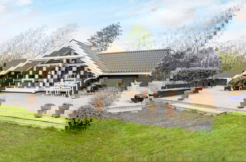 Foto 1 - 10 Person Holiday Home in Stege