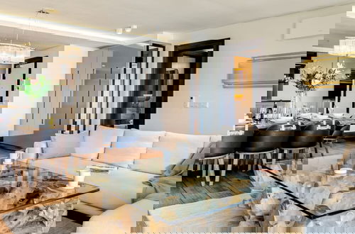 Foto 9 - Chic Apartment w Amazing Views Dunmore Luxe