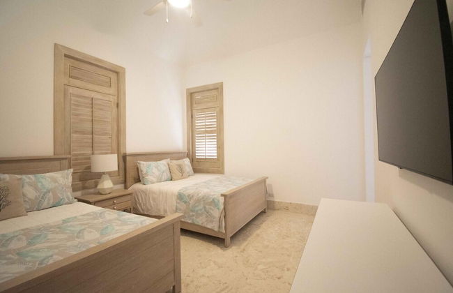 Stylish Fully-staffed Villa Near Beach and Lagoons in Exclusive Golf Resort - Foto 20