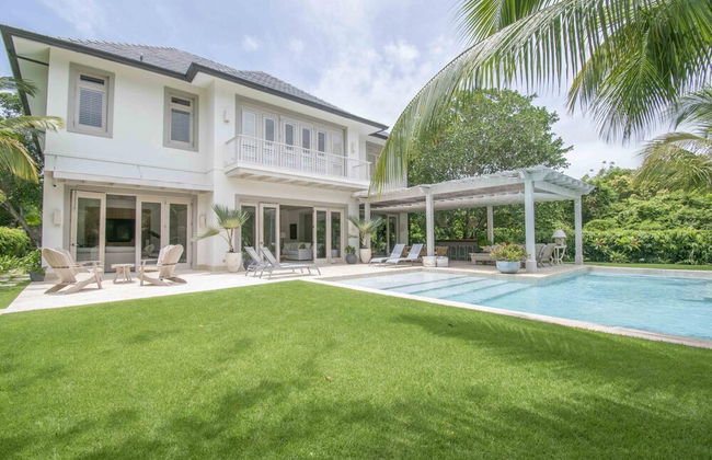 Stylish Fully-staffed Villa Near Beach and Lagoons in Exclusive Golf Resort - Foto 22