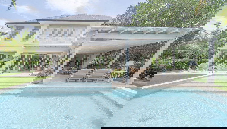 Foto 1 - Stylish Fully-staffed Villa Near Beach and Lagoons in Exclusive Golf Resort