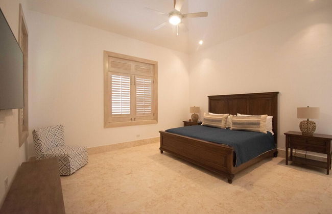 Stylish Fully-staffed Villa Near Beach and Lagoons in Exclusive Golf Resort - Foto 18