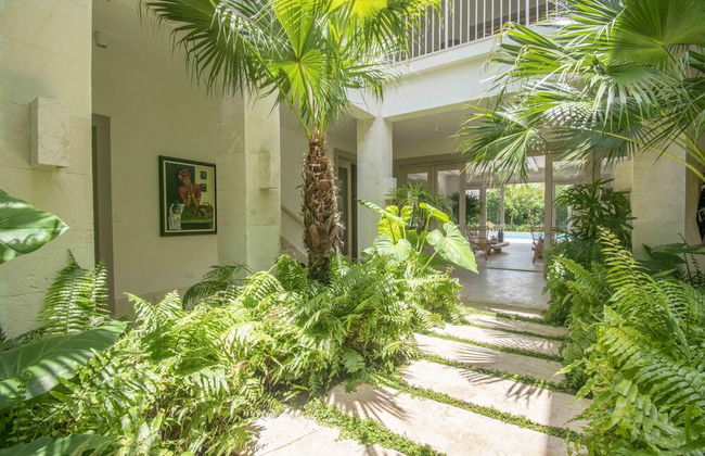 Stylish Fully-staffed Villa Near Beach and Lagoons in Exclusive Golf Resort - Foto 5