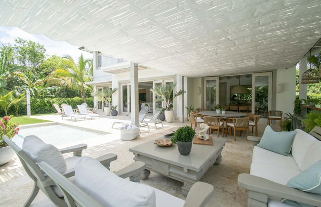Stylish Fully-staffed Villa Near Beach and Lagoons in Exclusive Golf Resort - Foto 14
