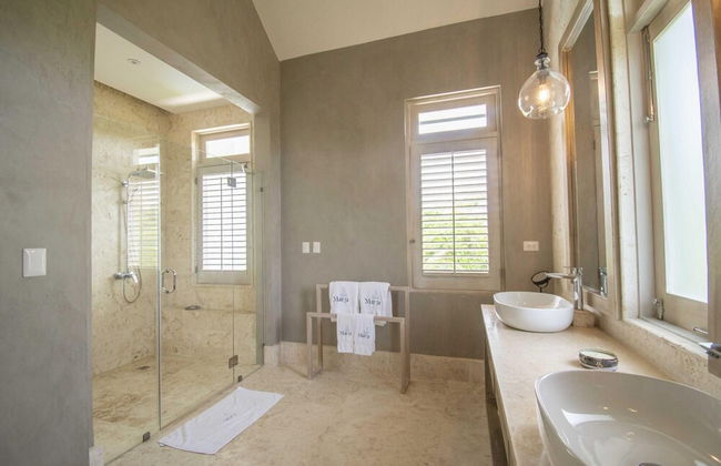 Stylish Fully-staffed Villa Near Beach and Lagoons in Exclusive Golf Resort - Foto 36