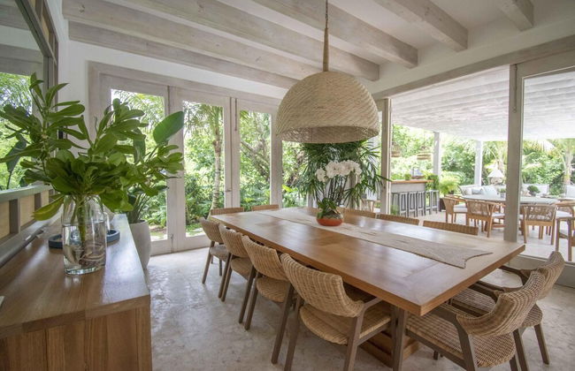 Stylish Fully-staffed Villa Near Beach and Lagoons in Exclusive Golf Resort - Foto 10