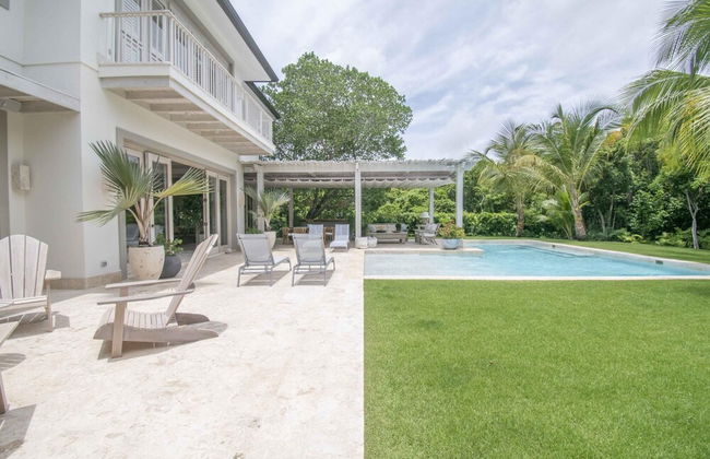 Stylish Fully-staffed Villa Near Beach and Lagoons in Exclusive Golf Resort - Foto 21
