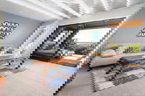 Foto 48 - Spacious Apartment With Pool in Camps Bay