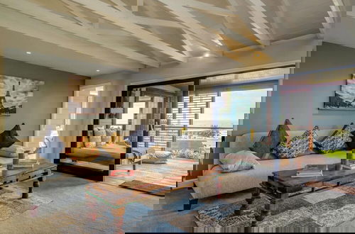 Foto 8 - Spacious Apartment With Pool in Camps Bay