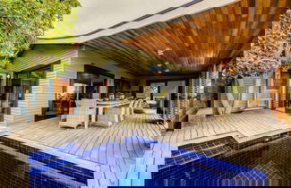Foto 1 - Spacious Apartment With Pool in Camps Bay