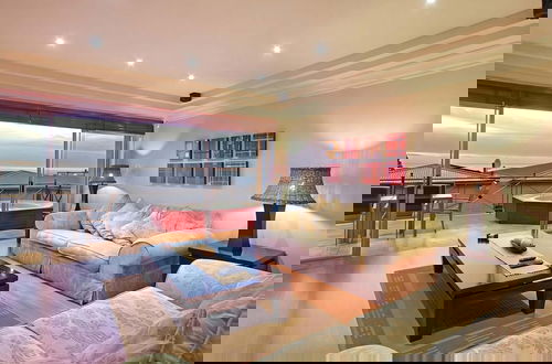 Foto 5 - Beachside Penthouse - 3 Mins From Camps Bay Beach