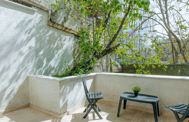 Spacious Modern Flat With Balcony 5 min to Taksim - Photo 2