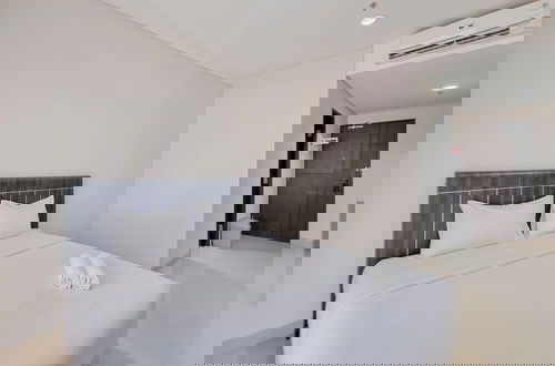 Photo 3 - Homey And Scenic Studio At Patraland Amarta Apartment
