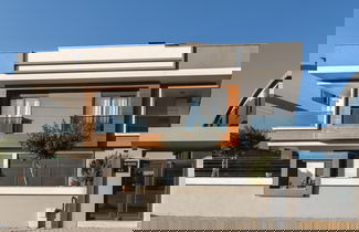 Photo 2 - Stylish Flat w Balcony Near Lara Beach