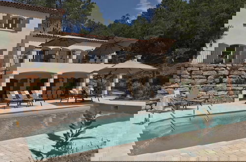 Foto 1 - Contemporary Villa With Swimming Pool