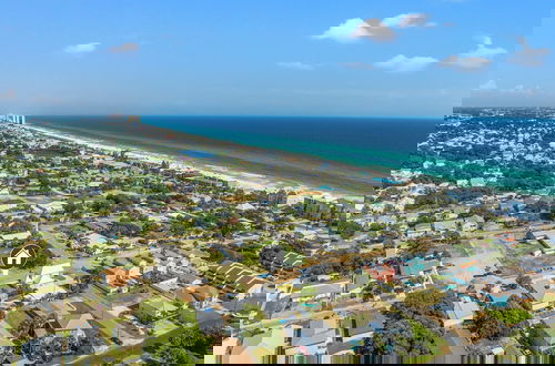 Photo 40 - Charming 3/2 Beach House w/ Pool & Golf Cart Included - 1 Min Walk to Beach