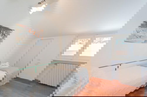 Foto 15 - La Mansarda in Como With 3 Bedrooms and 2 Bathrooms