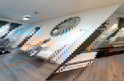 Photo 25 - Superb Apartment near Dodger